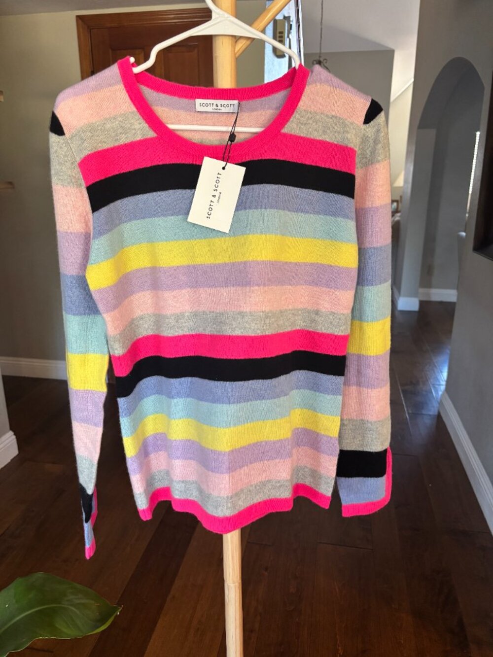 Scott & Scott London 100% Cashmere Rainbow Stripe Pullover NWT w/Flaw Size M